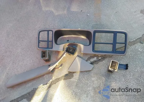 2003 Chevrolet Silverado 1500 Lt z USA, uszkodzony, nr VIN 2GCEK19T331117423